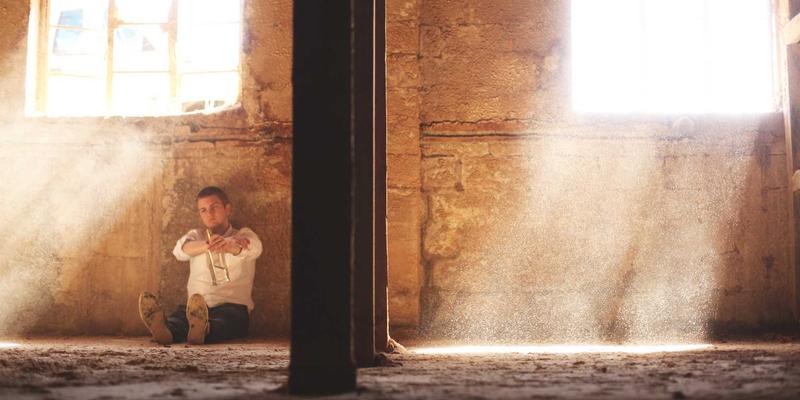 从失败中学习：罗莎琳德·卡迪亚的反思如何提升婚姻家庭治疗（MFT）与压力咨询的有效性