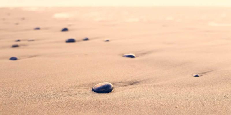 沉默的贡献者：罗莎琳德·卡迪亚的协作困境对现代MFT与情感治疗团队的警示