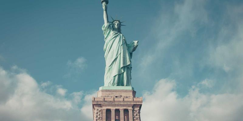 罗莎琳德·卡迪亚100：MFT视角下的压力管理与心理治疗新范式