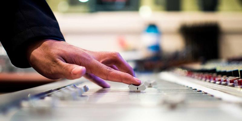 罗莎琳德·卡迪亚76：如何通过压力咨询与MFT心理治疗重塑内心平衡