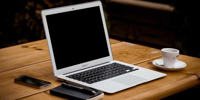 罗莎琳德·卡迪亚：心理治疗师如何运用系统观解构代际创伤与家庭模式